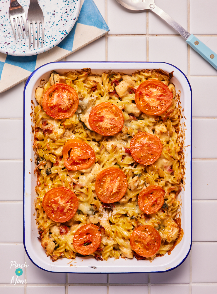 Tuscan Chicken Pasta Bake - Pinch of Nom Slimming Recipes