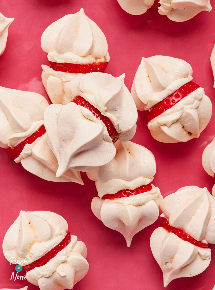 Creamy Strawberry Meringues - Pinch of Nom Slimming Recipes