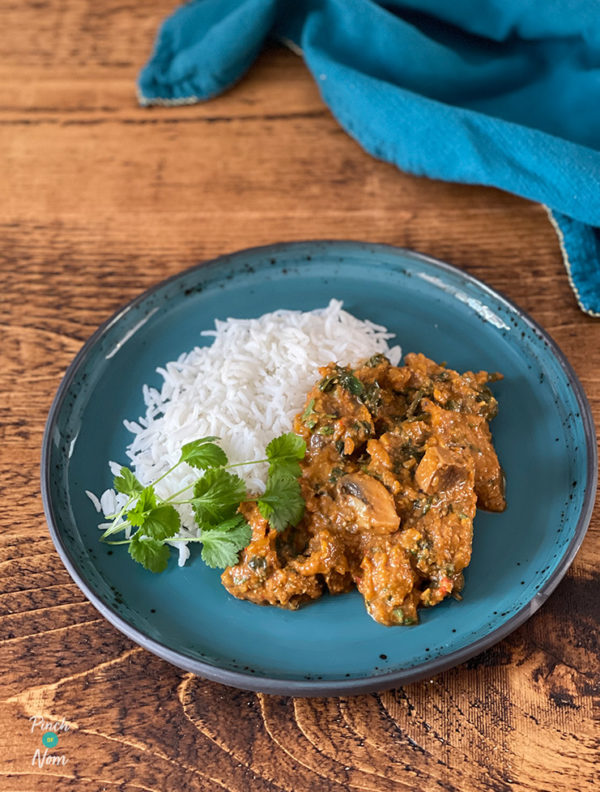 Mushroom and Spinach Curry pinchofnom.com