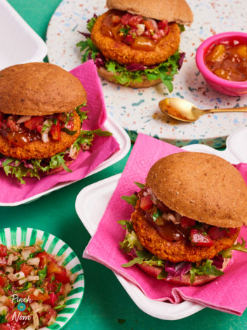 Tandoori Spiced Chickpea Burgers pinchofnom.com