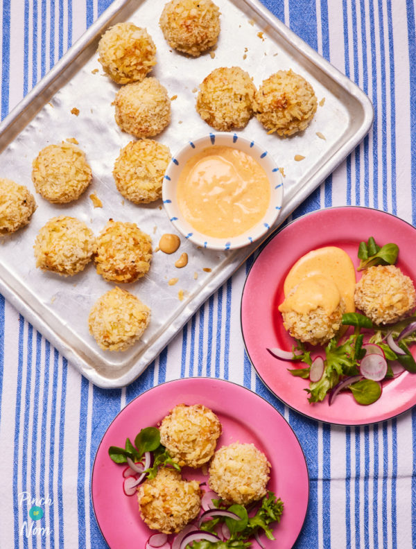 Cauliflower Cheese Balls pinchofnom.com