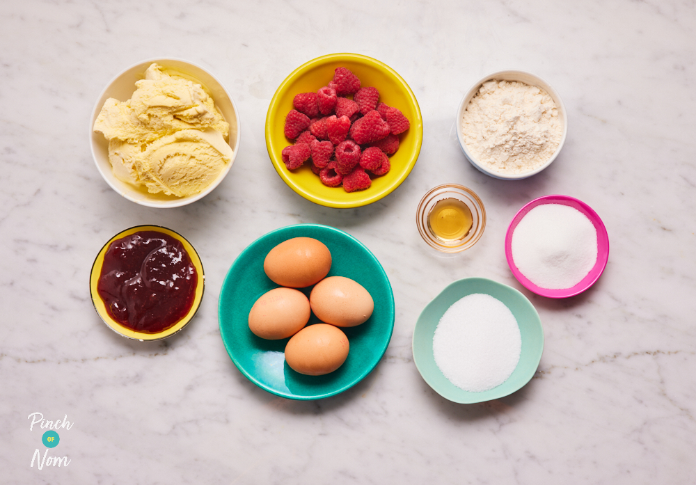Raspberry Ripple Arctic Roll - Pinch of Nom Slimming Recipes