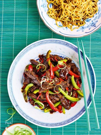 Beef with Chilli and Garlic pinchofnom.com