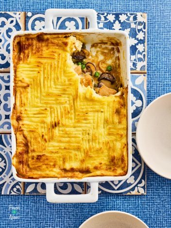 Cider Chicken Pie pinchofnom.com