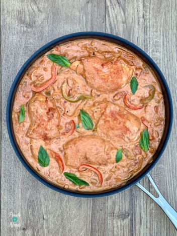 Creamy Hunter's Chicken pinchofnom.com