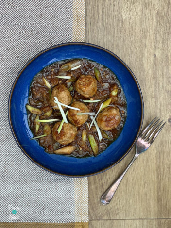 Meatballs with Ginger and Spring Onion pinchofnom.com