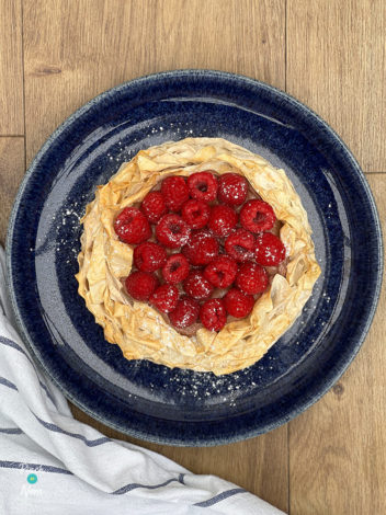 Raspberry Filo Tart pinchofnom.com