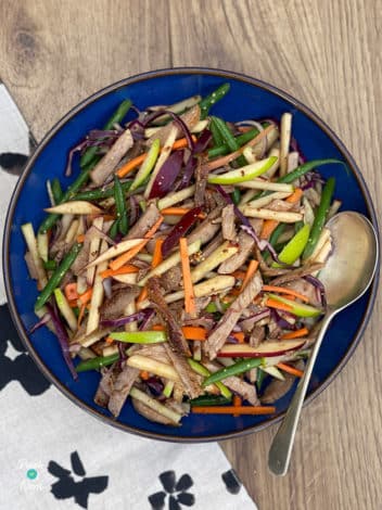 Roast Pork and Apple Salad pinchofnom.com