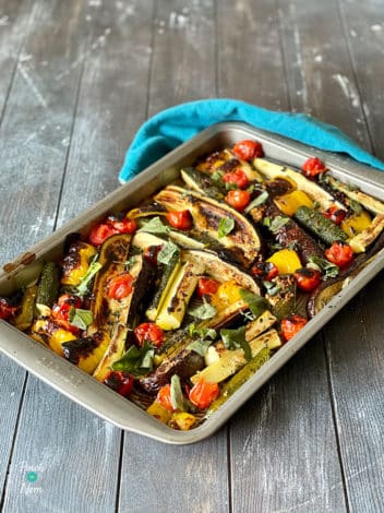 Spanish-Style Roast Vegetables pinchofnom.com