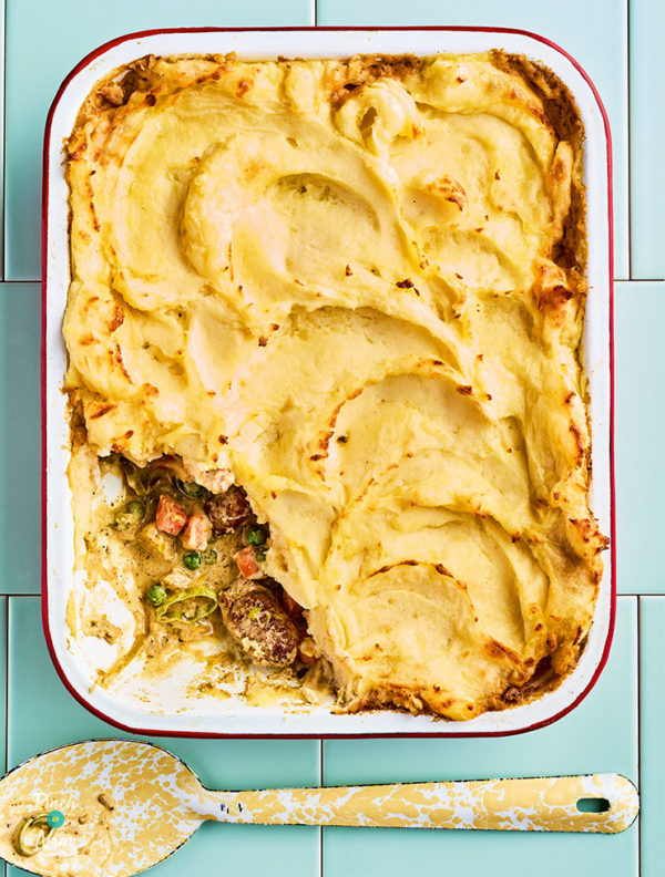 Creamy Sausage and Mash Pie pinchofnom.com