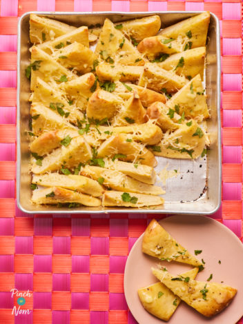 Cheesy Garlic Naan pinchofnom.com