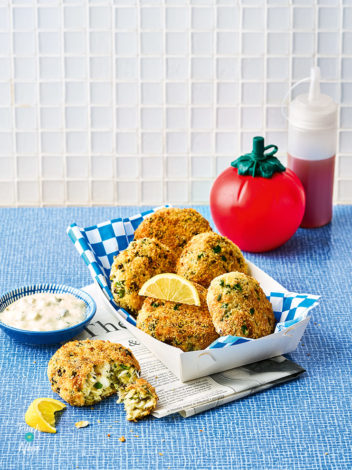 Air Fryer Fish and Chips Fishcakes pinchofnom.com