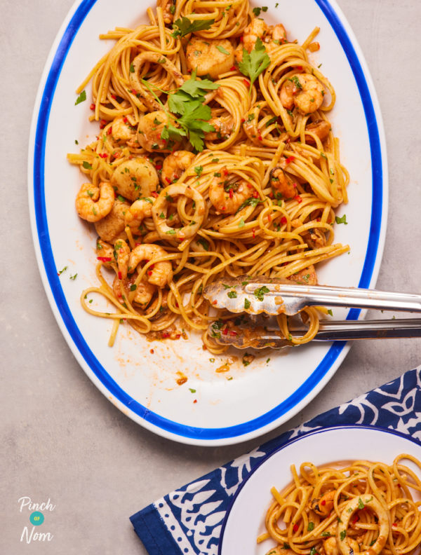 Seafood Marinara Linguine pinchofnom.com