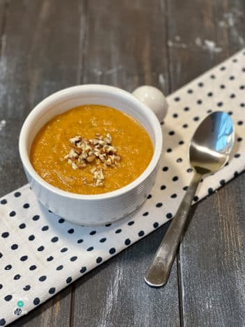 Butternut Squash and Rocket Soup pinchofnom.com