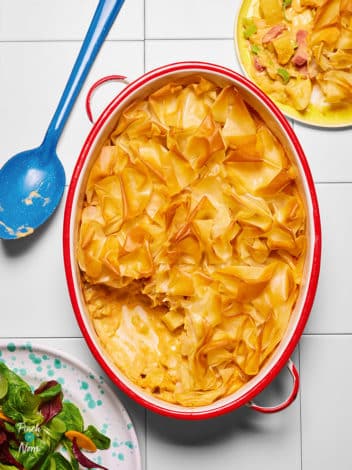 Cheesy Ham and Leek Pie pinchofnom.com