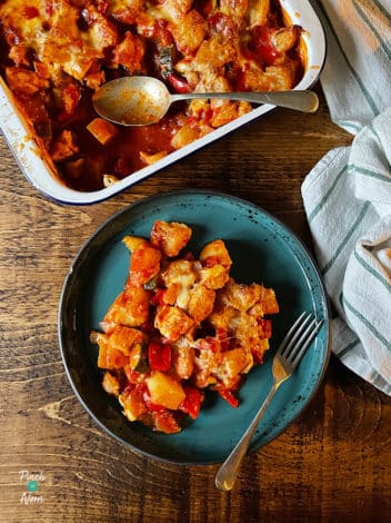 Chicken, Tomato and Potato Bake pinchofnom.com