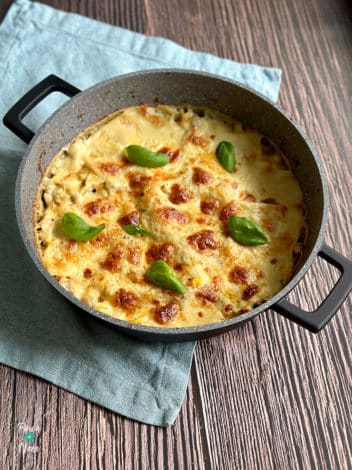 Creamy Chicken Lasagne pinchofnom.com