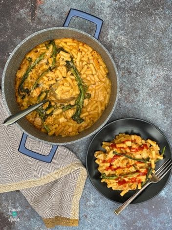 Harissa Chicken Mac ‘N’ Cheese pinchofnom.com