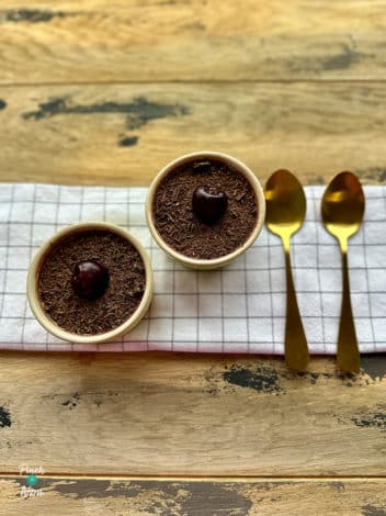 Slow Cooker Chocolate Cherry Cheesecakes pinchofnom.com