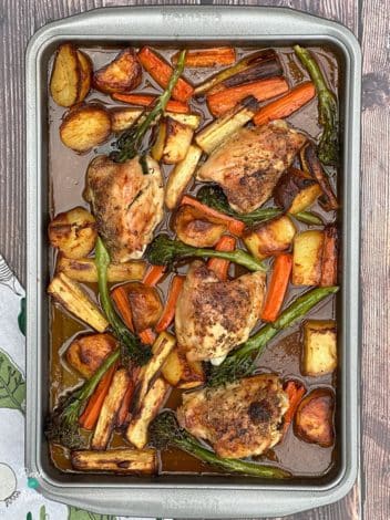 Sunday Roast Chicken Traybake pinchofnom.com