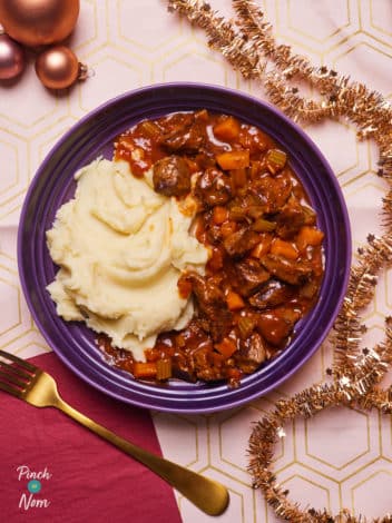 Mulled Wine Beef Stew pinchofnom.com