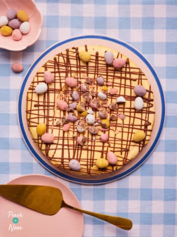 Mini Egg Cheesecake pinchofnom.com