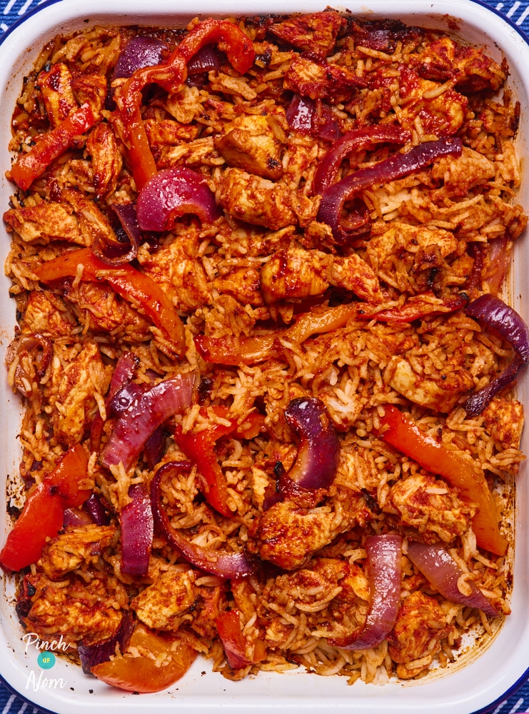 Pinch of Nom's slimming-friendly Chicken and Rice Traybake.