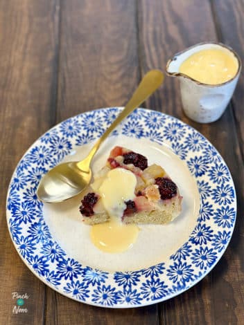 Slow Cooker Apple, Raspberry and Blackberry Cake pinchofnom.com