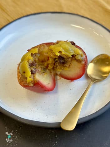 Slow Cooker Baked Apples pinchofnom.com