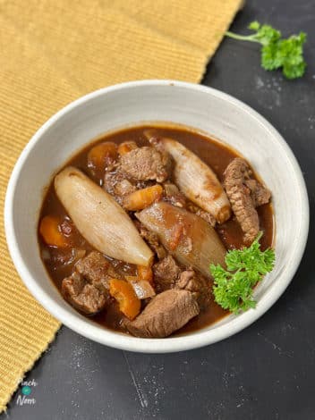 Slow Cooker Beef Stifado pinchofnom.com