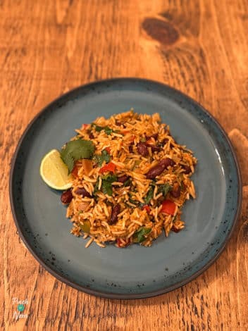 Slow Cooker Chipotle Chicken and Lime Rice pinchofnom.com