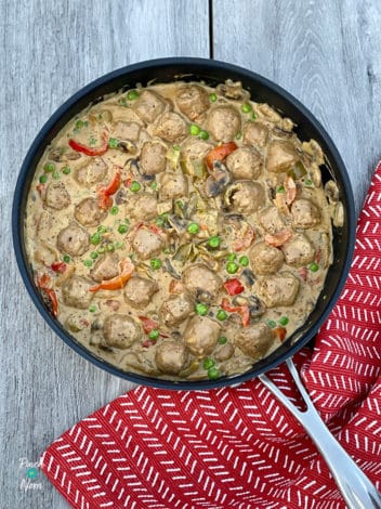 Slow Cooker Creamy Marmite Sausages pinchofnom.com