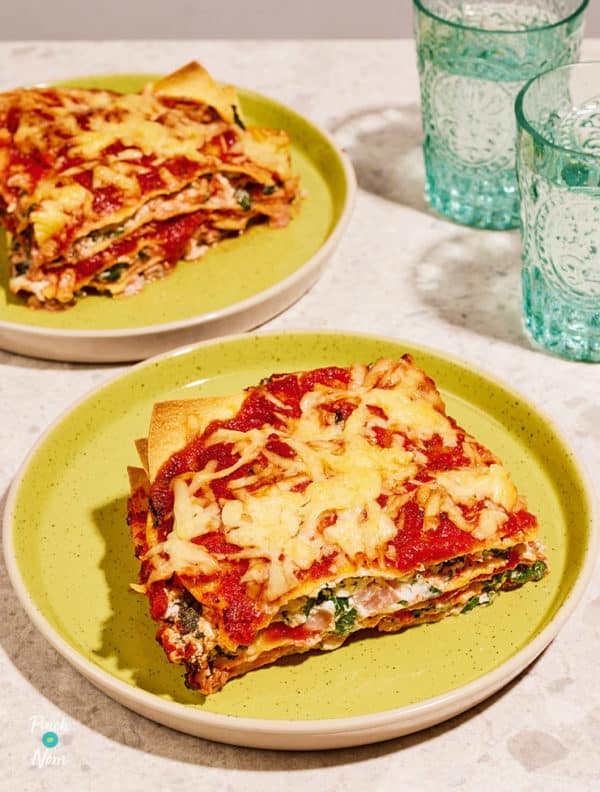 Slow Cooker Ham, Spinach and Ricotta Lasagne pinchofnom.com