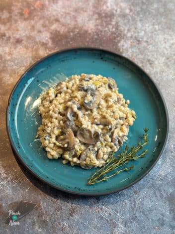 Slow Cooker Leek and Mushroom Pearl Barley Risotto pinchofnom.com