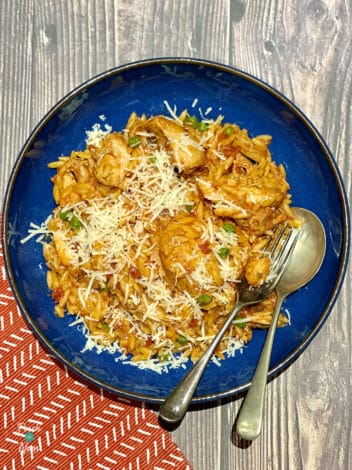Slow Cooker Margherita Chicken Orzo pinchofnom.com