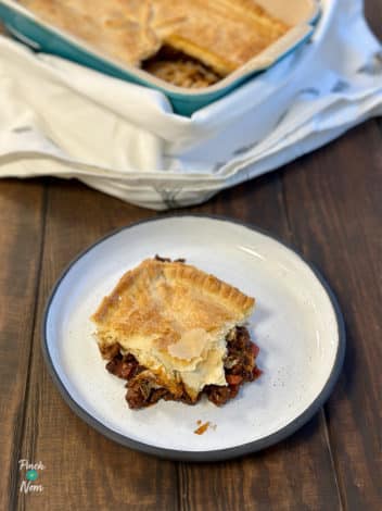 Slow Cooker Minced Beef Pie pinchofnom.com