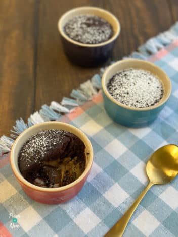Slow Cooker Peanut Butter and Chocolate Lava Cakes pinchofnom.com
