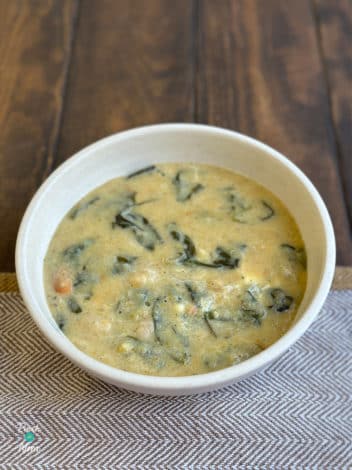 Slow Cooker Vegetarian Zuppa Toscana pinchofnom.com