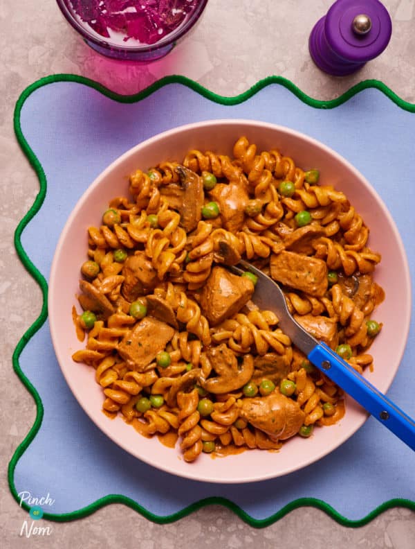 Flava It! Creamy Cajun-Style Chicken pinchofnom.com